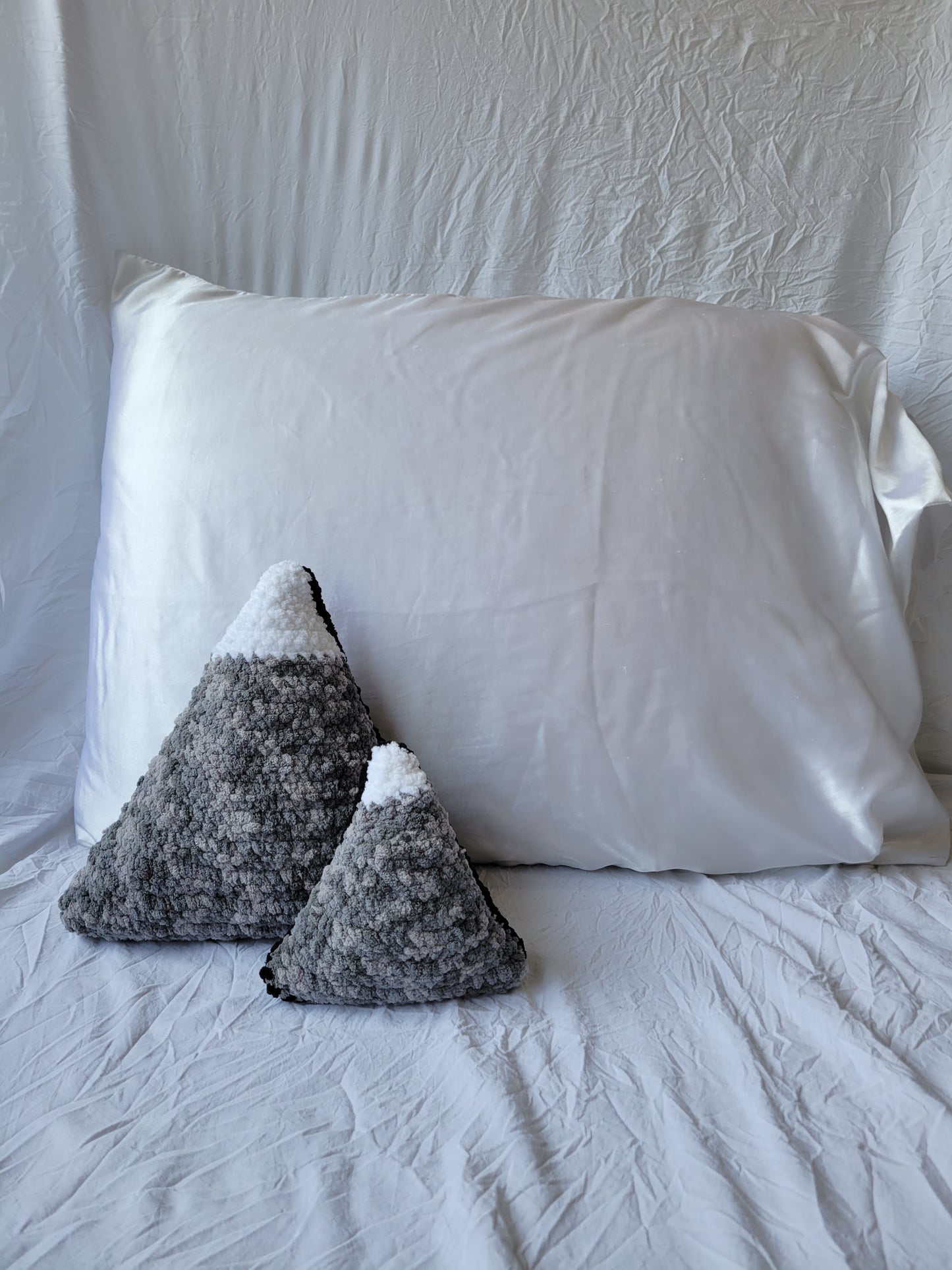 Mountain Mama Pillow Set