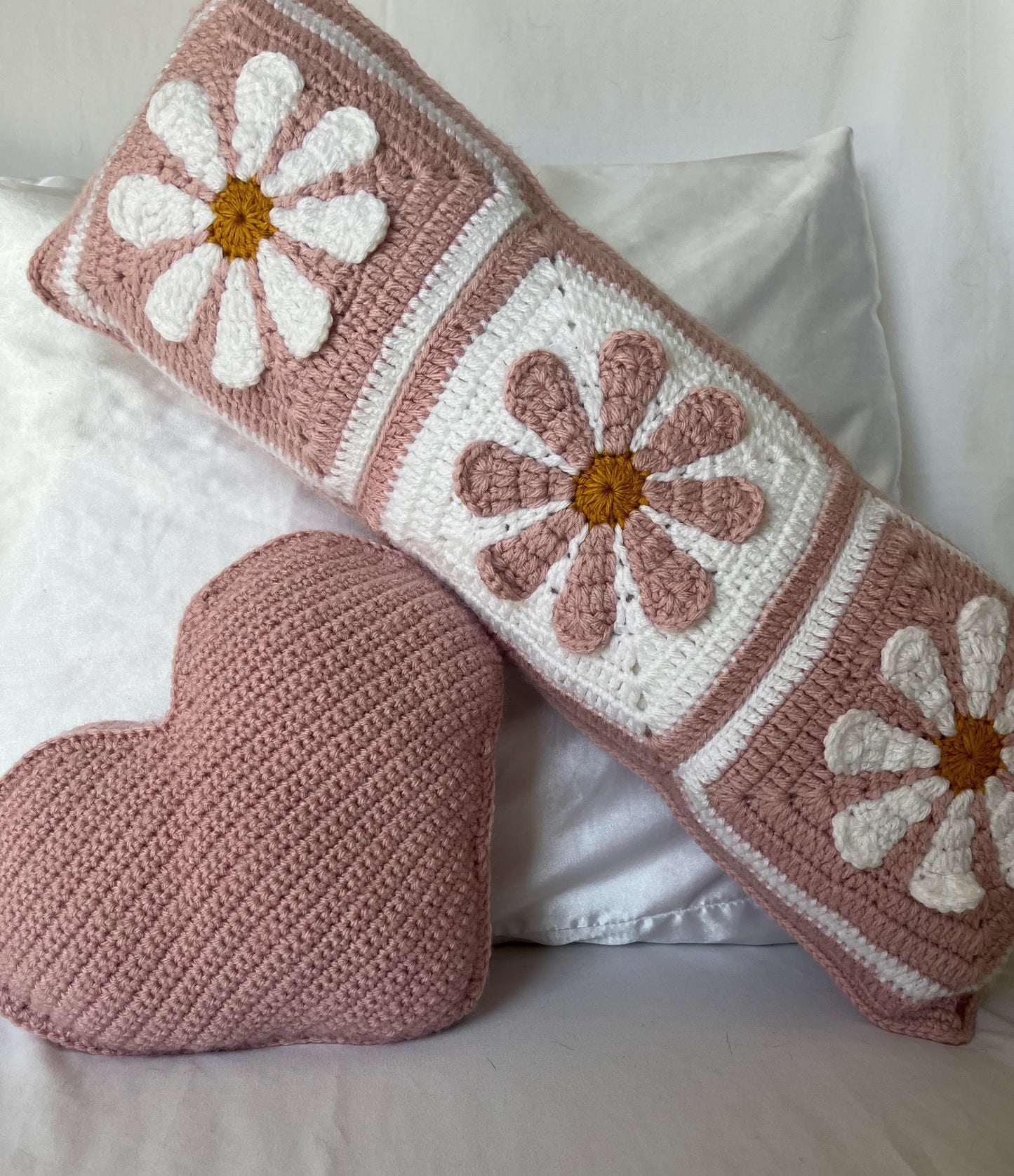 Retro Daisy Pillow